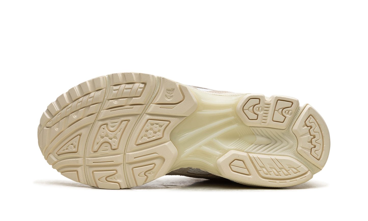 Asics Gel-Kayano 14 "White Smoke Grey"