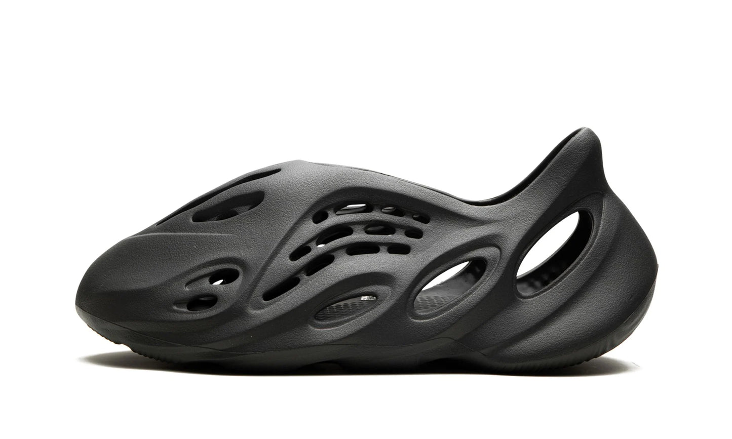 Yeezy Foam Runner "Carbon"