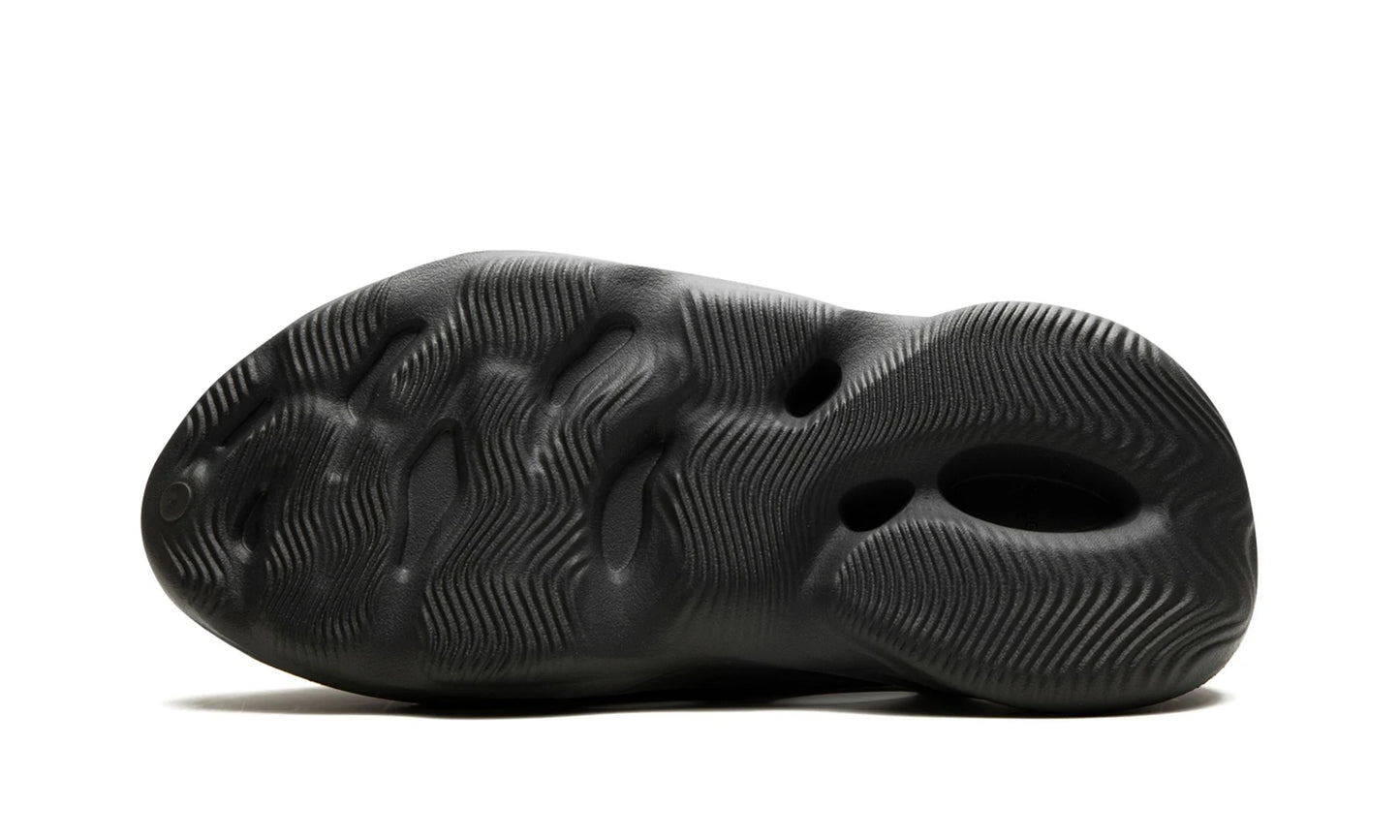 Yeezy Foam Runner "Carbon"
