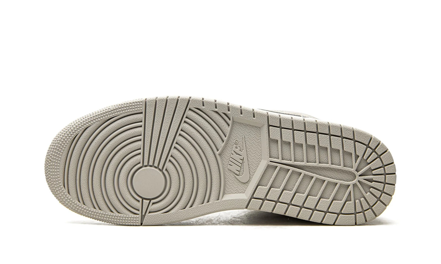 Jordan 1 Mid "Linen / College Grey"