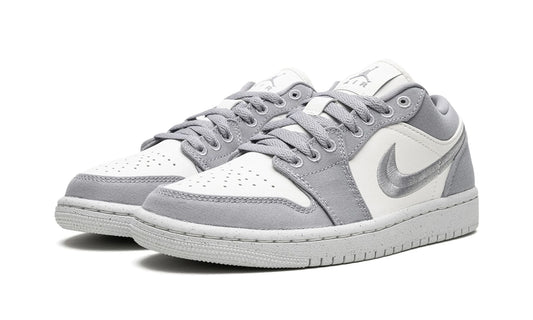 Jordan 1 Low SE WMNS "Light Steel Grey"