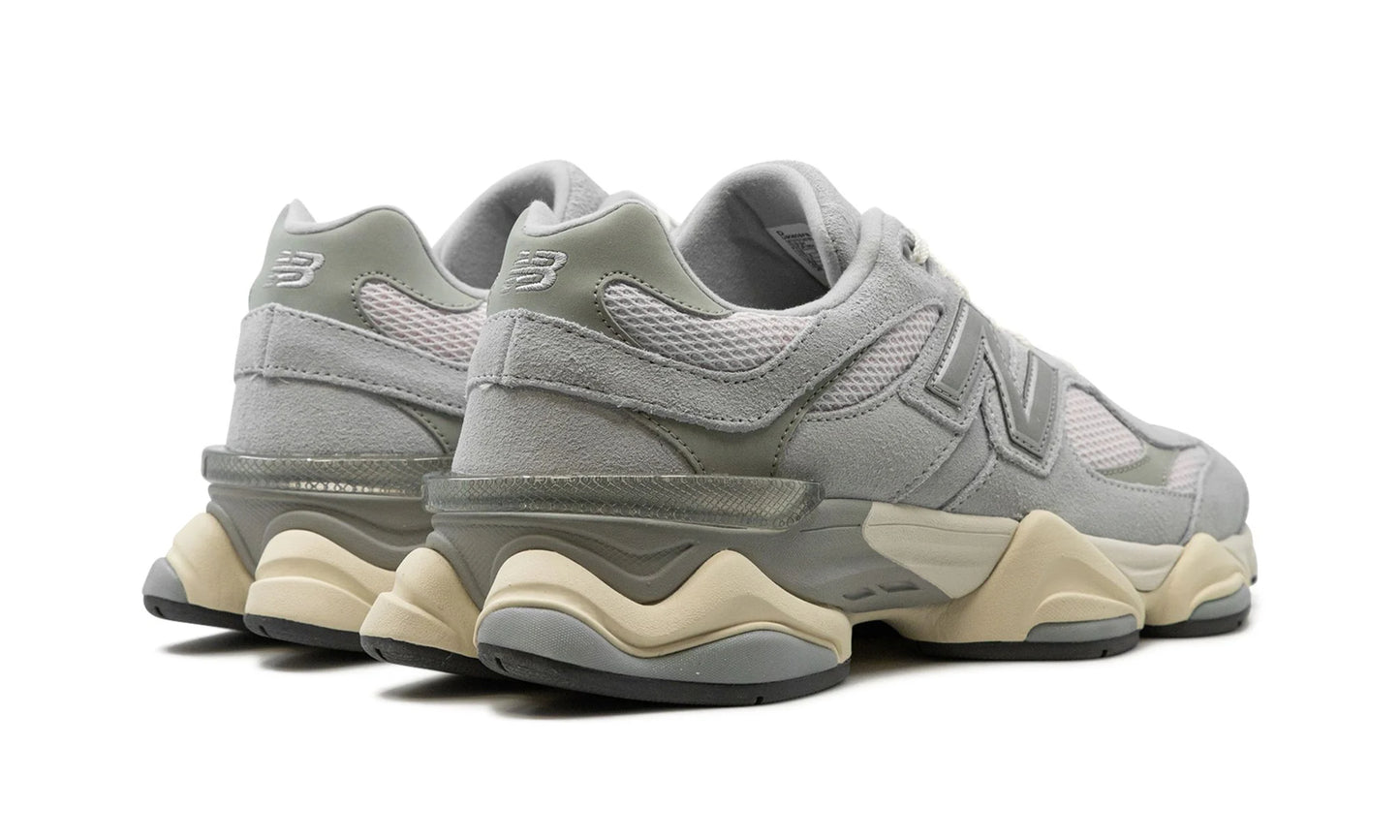 New Balance 9060 Granite Pink