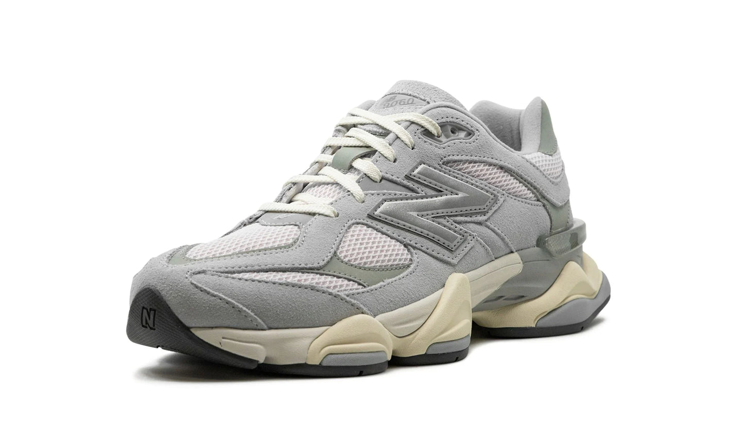 New Balance 9060 Granite Pink