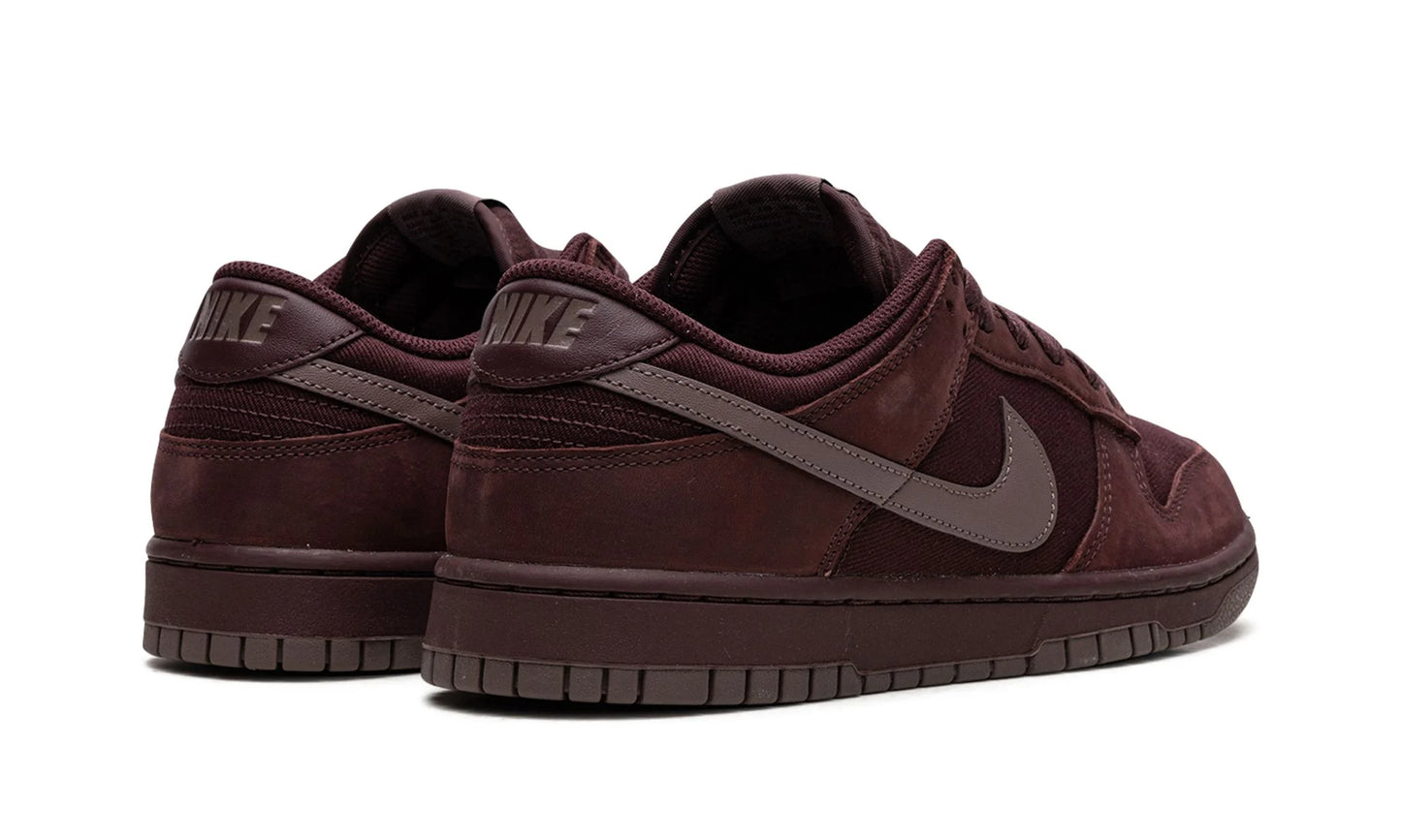 Nike Dunk Low "Burgundy Crush"