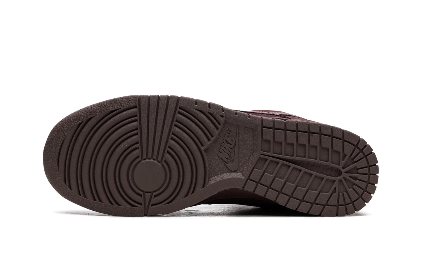 Nike Dunk Low "Burgundy Crush"