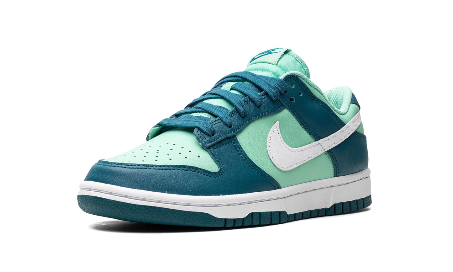 Nike Dunk Low "Geode Teal" (W)