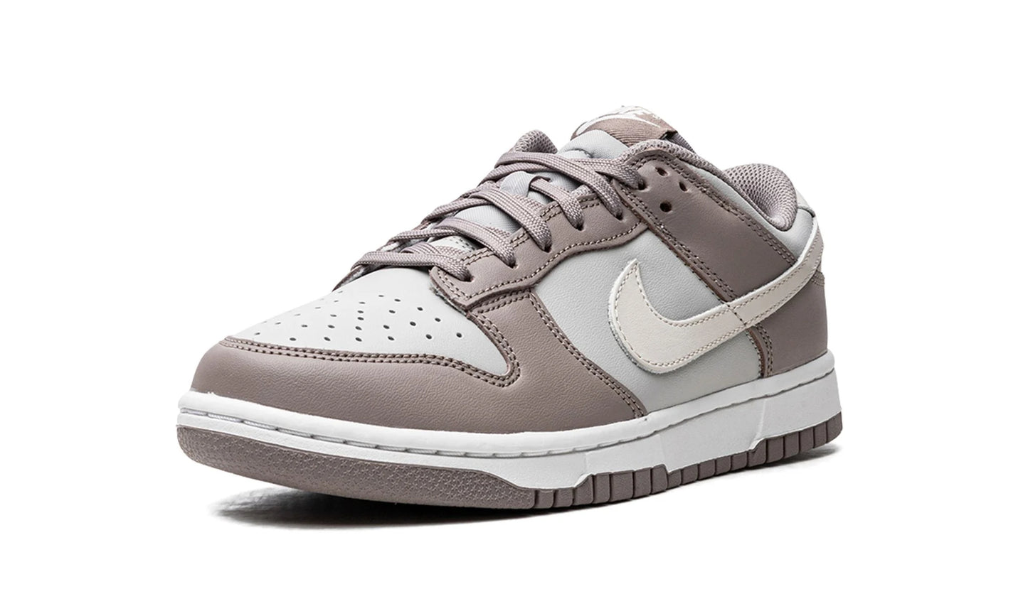 Nike Dunk Low "Bone Beige" (W)
