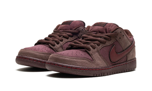 Nike Dunk Low SB "City of Love Burgundy Crush