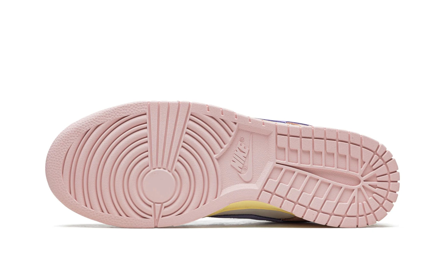 Nike Dunk Low "Pink Oxford" (W)