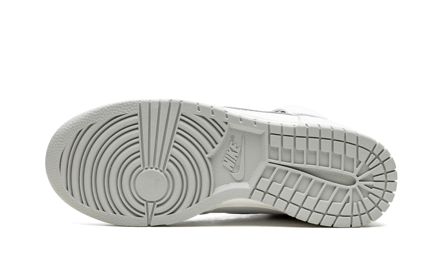 Nike Dunk High "Neutral Grey" (W)