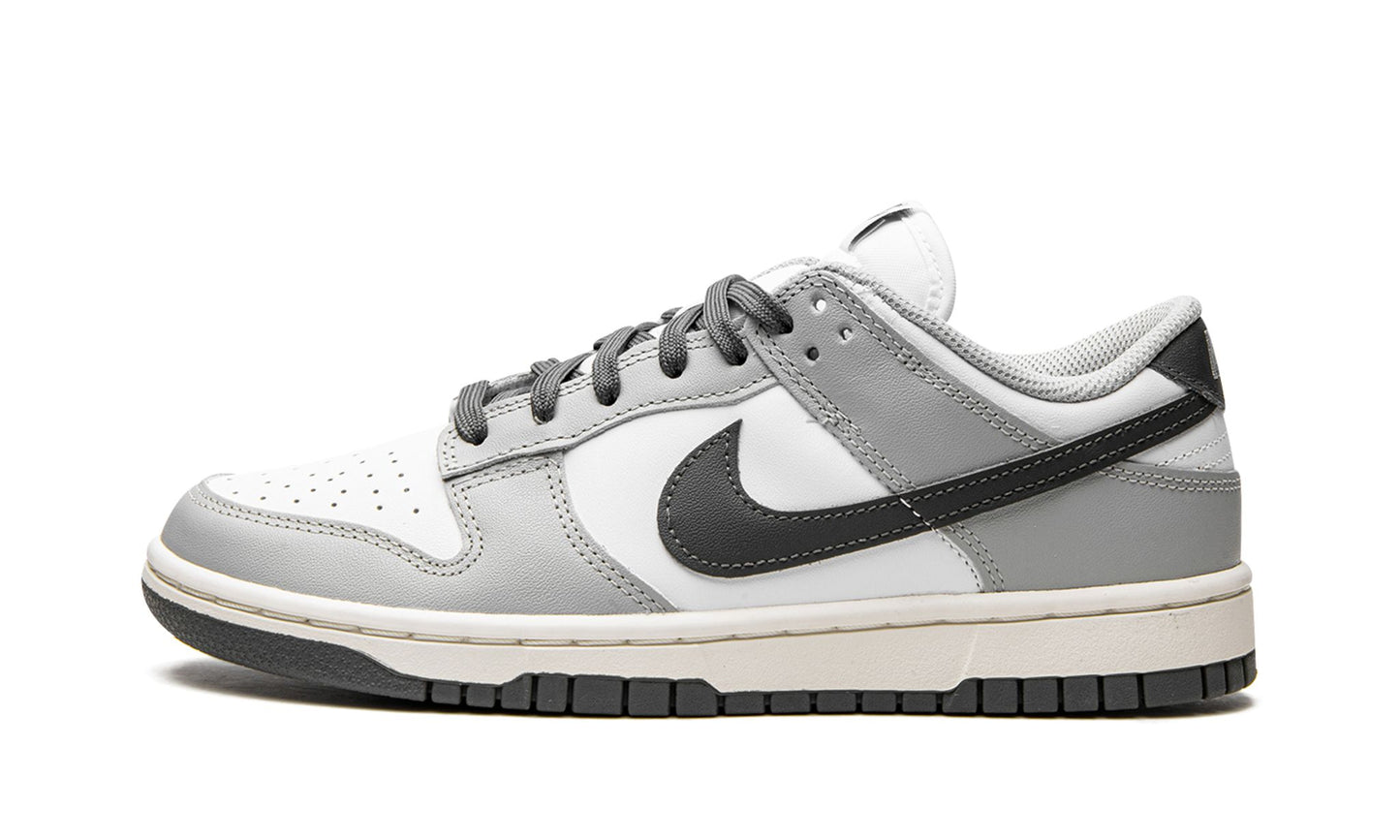 Nike Dunk Low "Light Smoke Grey" (W)