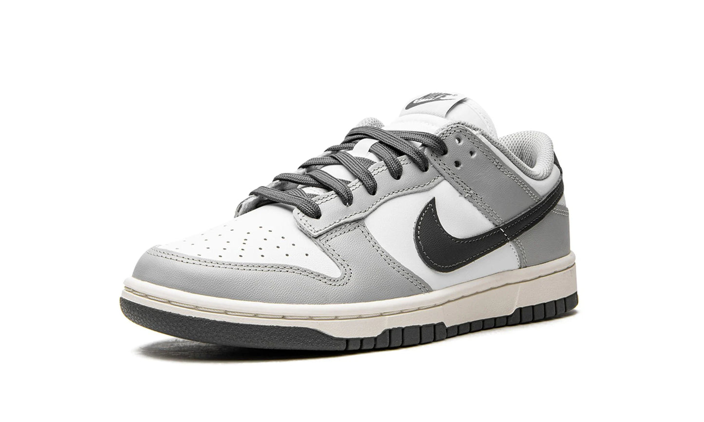 Nike Dunk Low "Light Smoke Grey" (W)