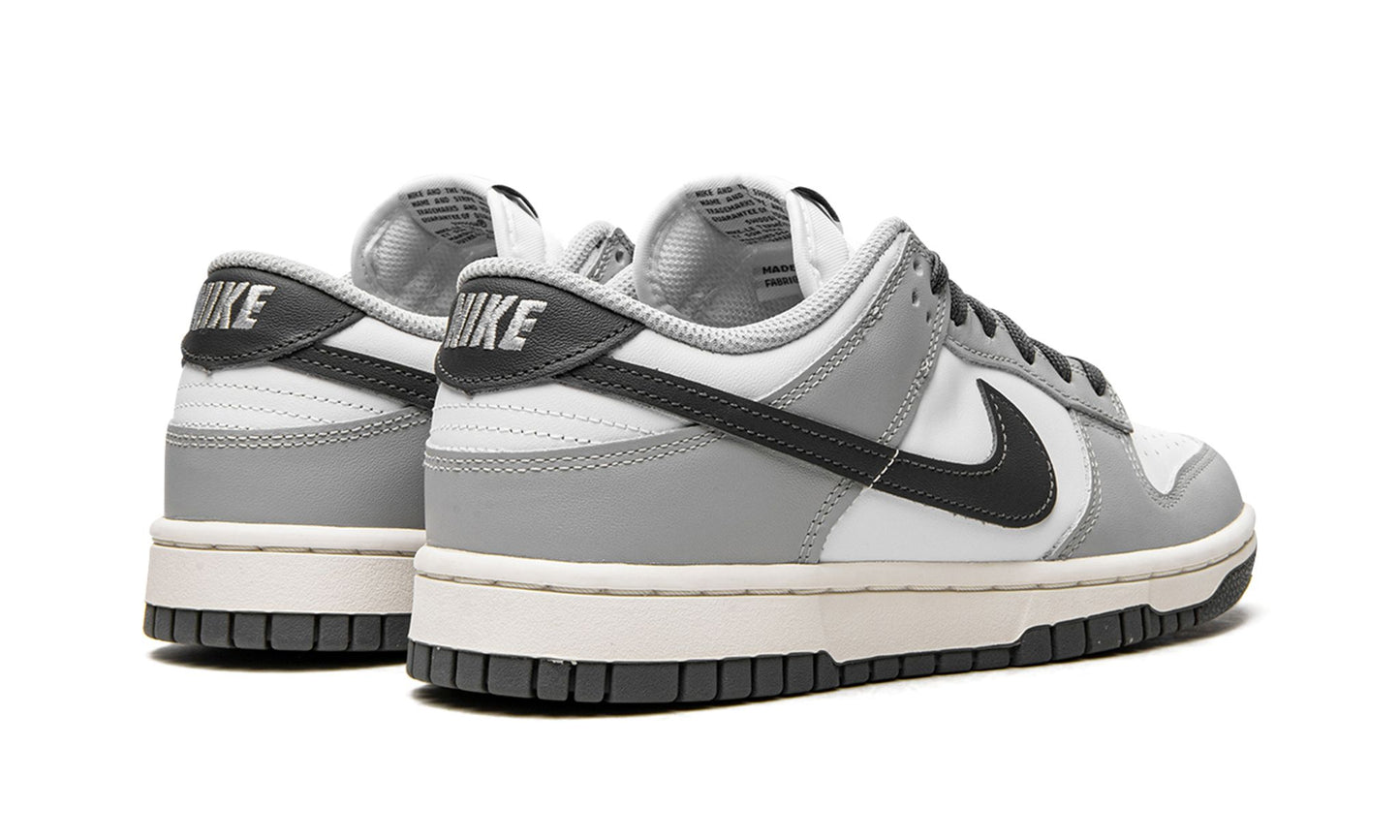 Nike Dunk Low "Light Smoke Grey" (W)