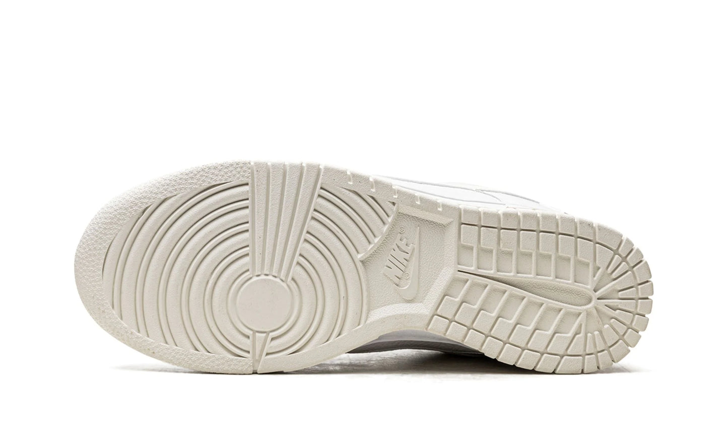 Nike Dunk Low "Yellow Heart" (W)