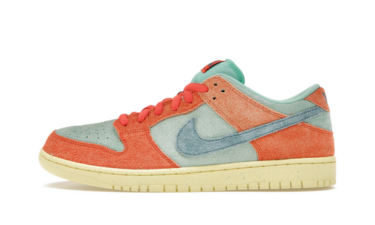 Nike SB Dunk Low "Orange Emerald Rise"