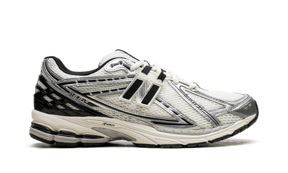 New Balance 1906R "Silver Black"