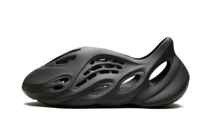 Yeezy Foam Runner "Carbon"