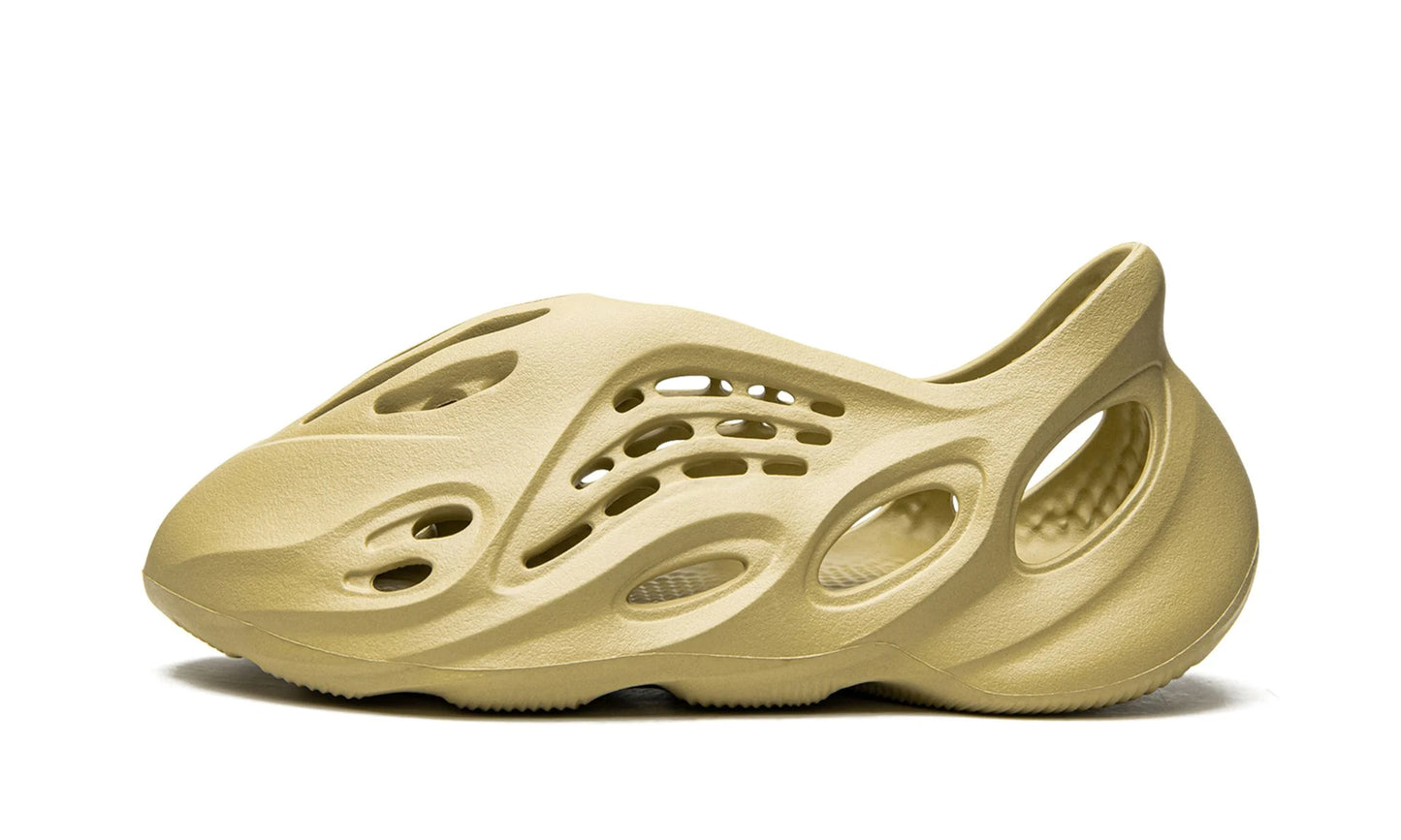 Yeezy Foam Runner "Sulfur"