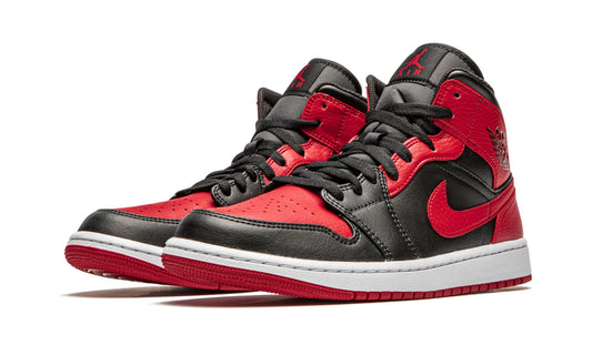 Jordan 1 mid "Banned 2020"