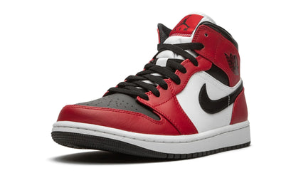 Jordan 1 mid "Chicago Black Toe"