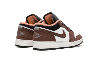 Jordan 1 Low SE "Mocha"