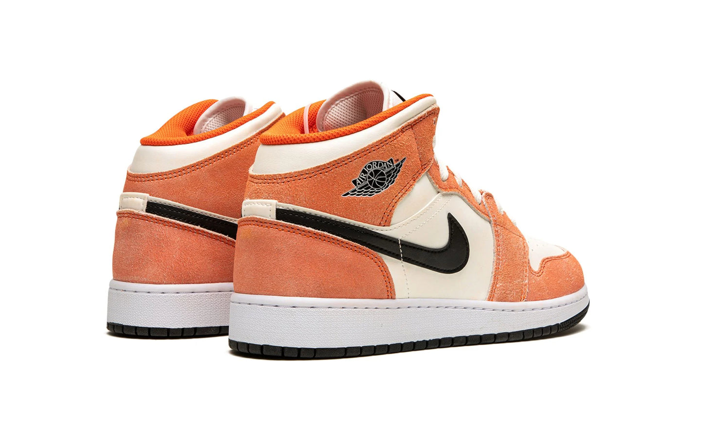 Jordan 1 Mid SE "Orange Suede"