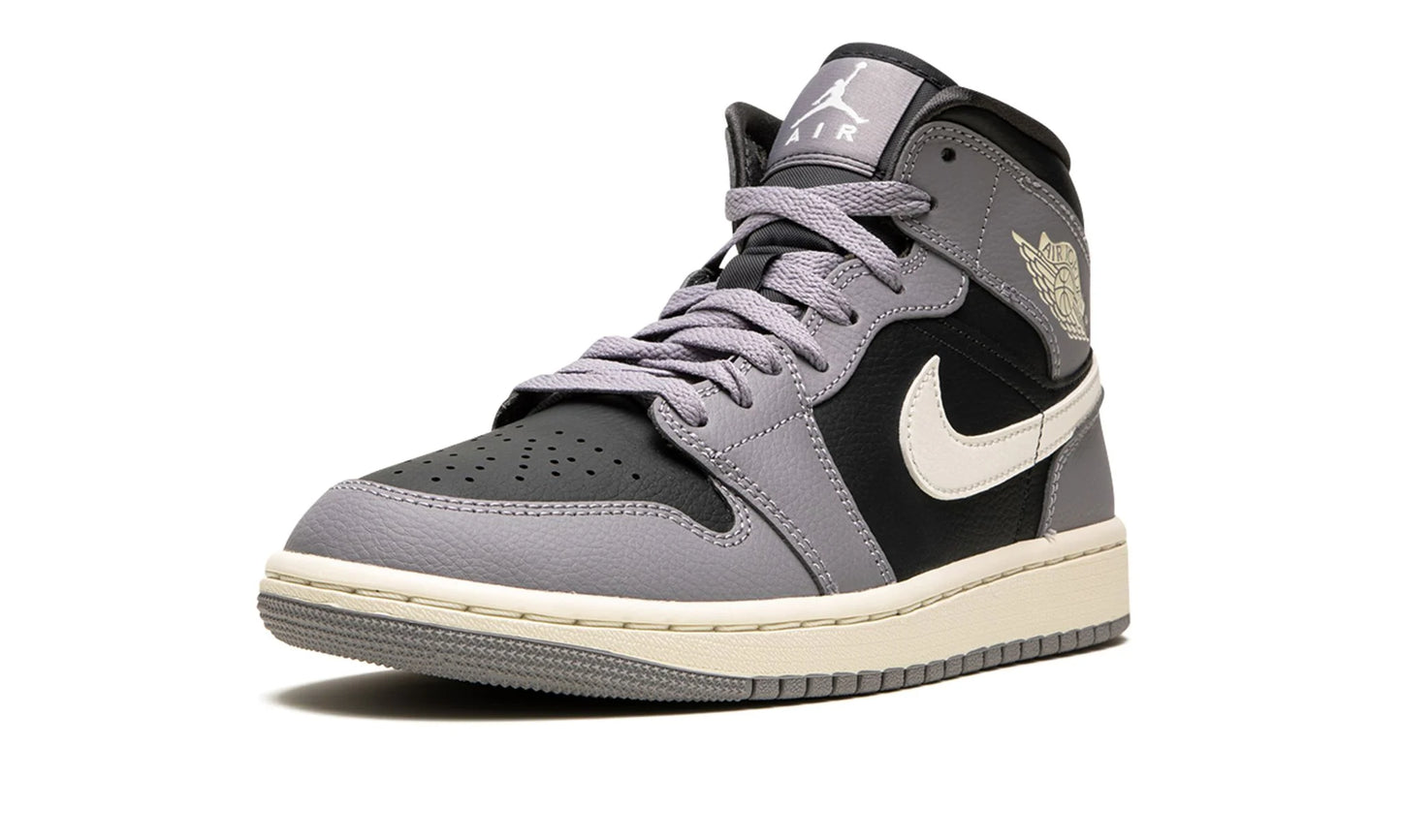 Jordan 1 Mid "CEMENT GREY" (W)