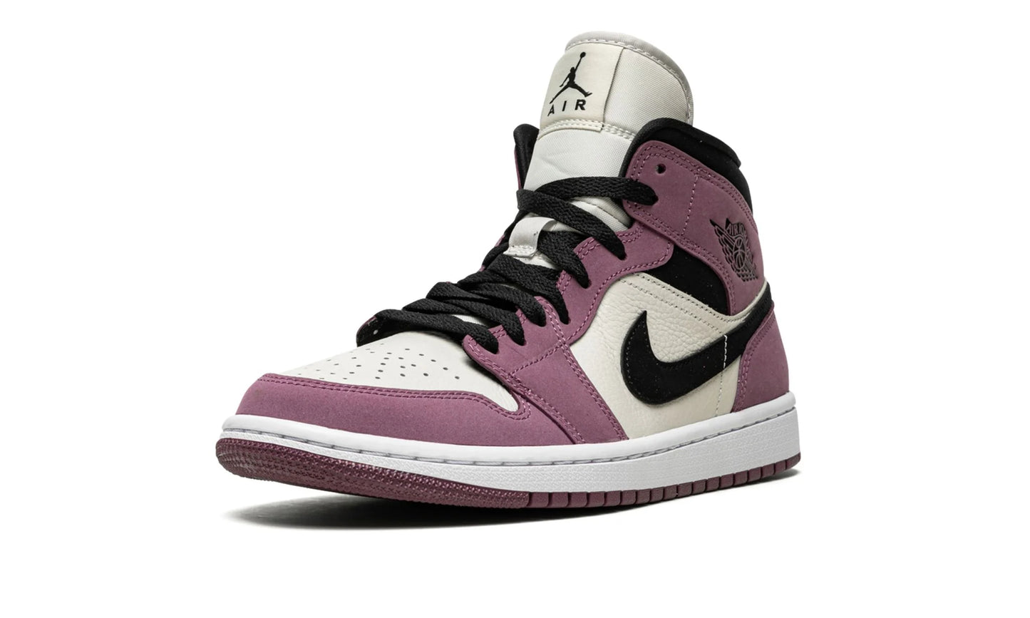 Jordan 1 mid SE "Light Mulberry (W)"