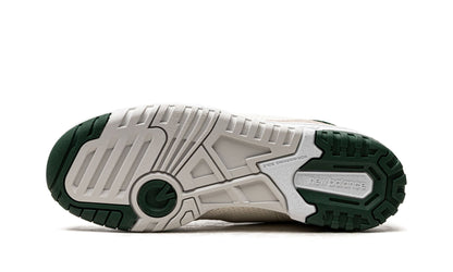 New Balance 550 "Sea Salt Pine Green"