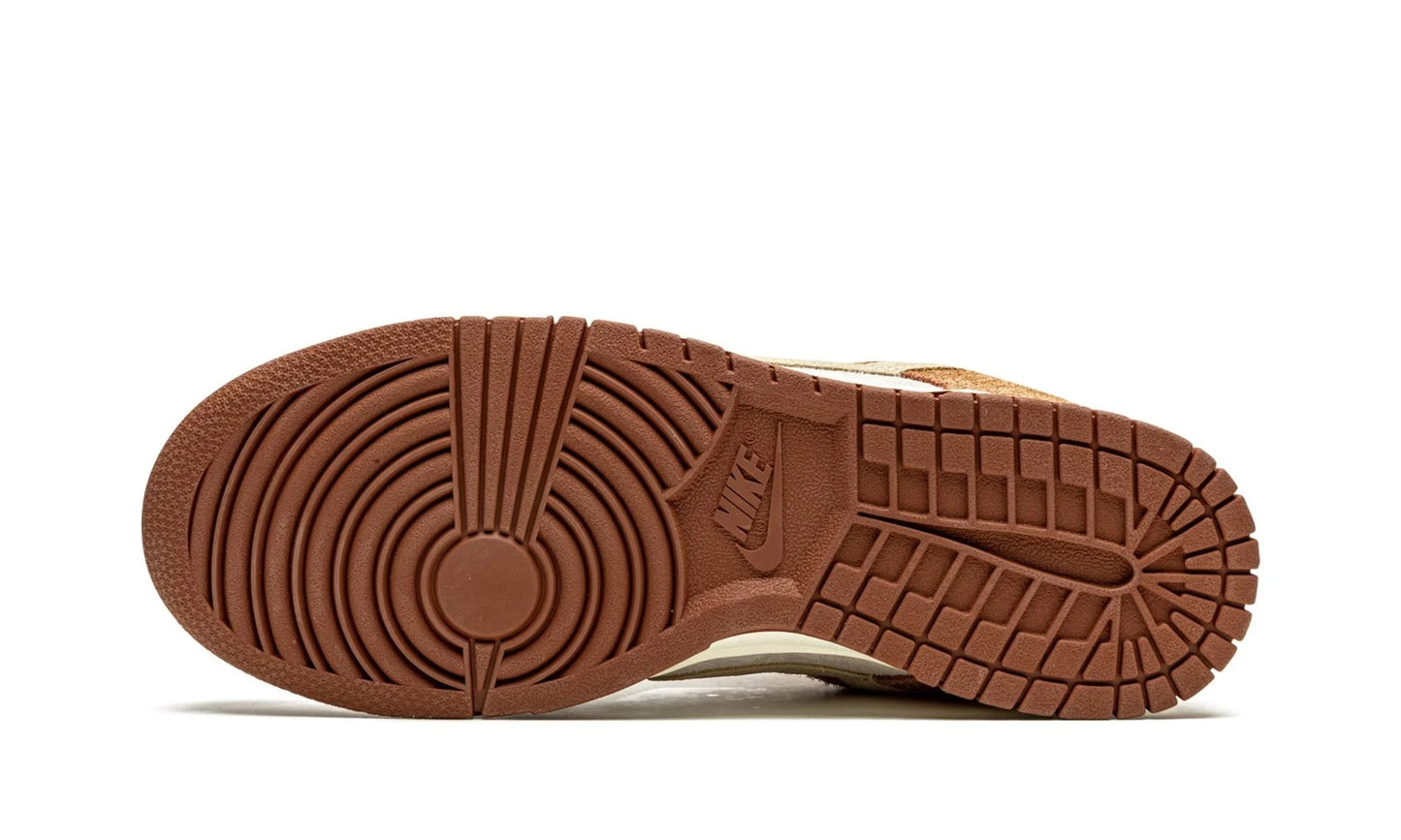 Nike Dunk Low PRM "Medium Curry"