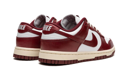 Nike Dunk Low Vintage "Team Red" (W)