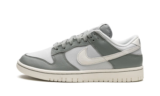 Nike Dunk Low PRM "Mica Green"