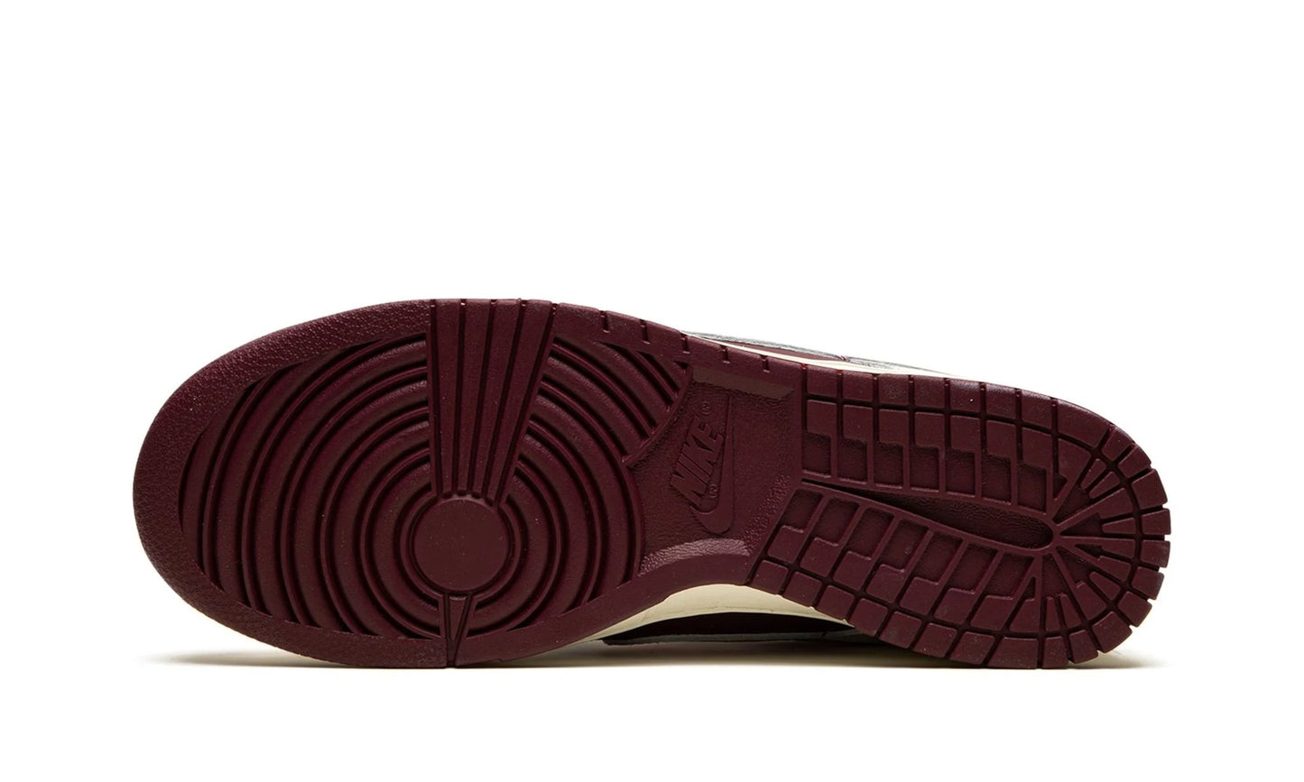 Nike Dunk Low Retro PRM "Valentine's Day 2023"