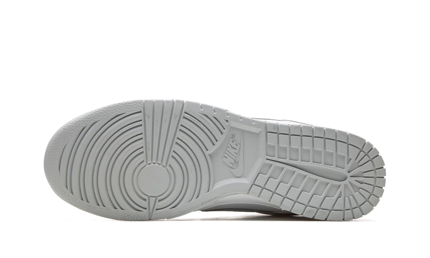 Nike Dunk Low "Pure Platinum"
