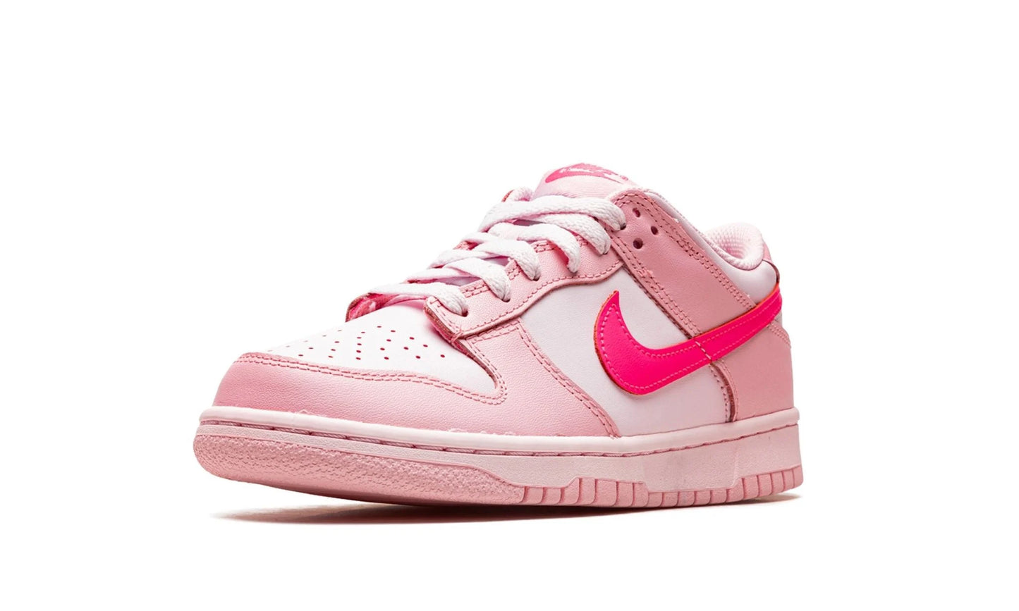 Nike Dunk Low Triple Pink