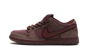 Nike Dunk Low SB "City of Love Burgundy Crush