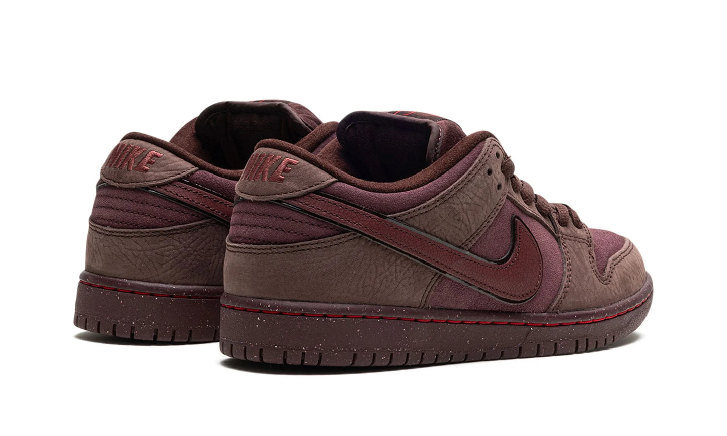 Nike Dunk Low SB "City of Love Burgundy Crush