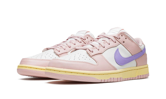 Nike Dunk Low "Pink Oxford" (W)