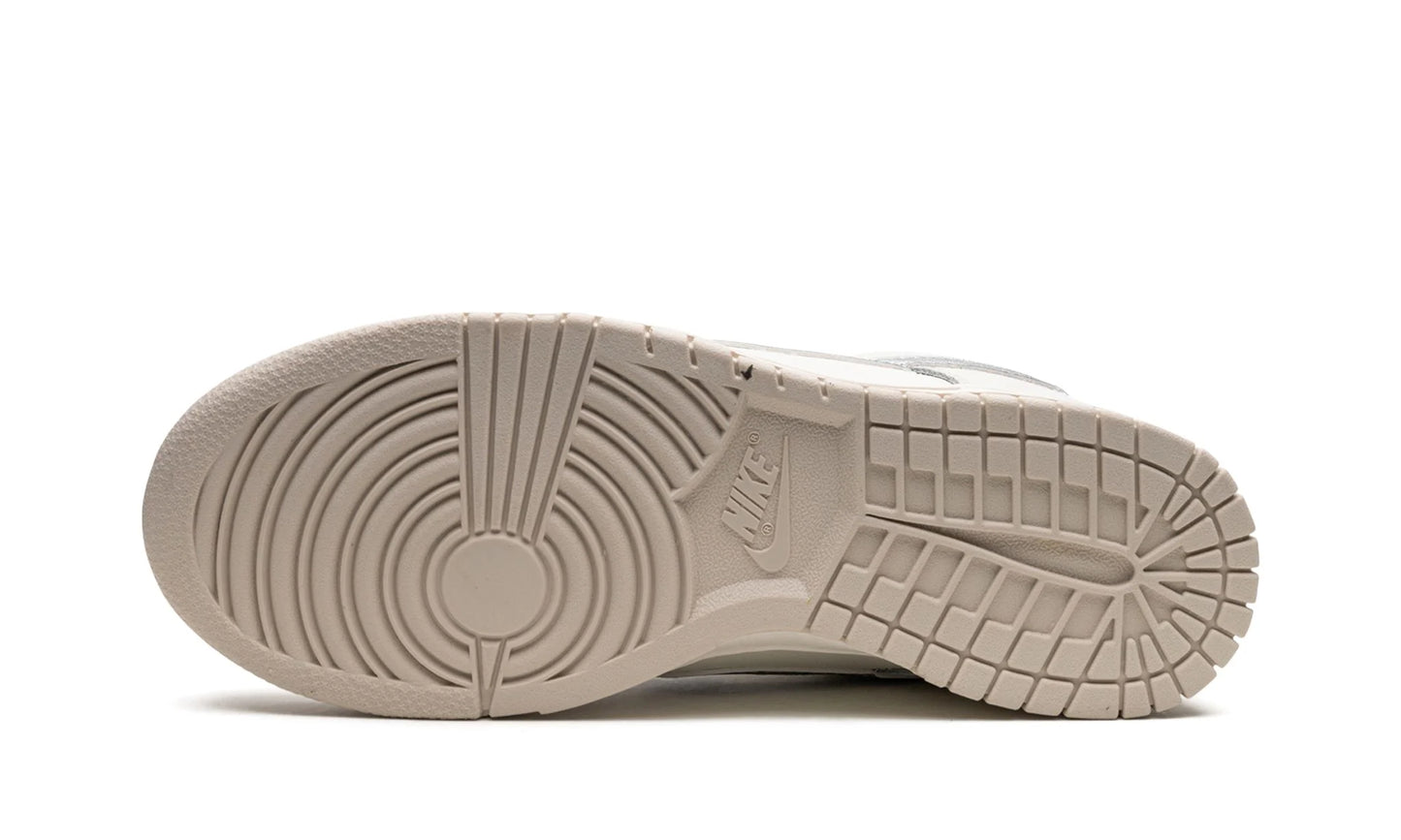 Nike Dunk Low "Sail / Oxygen Purple"