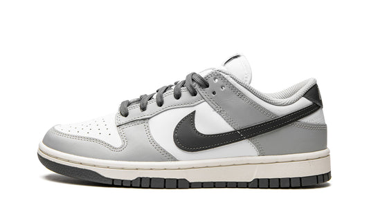 Nike Dunk Low "Light Smoke Grey" (W)