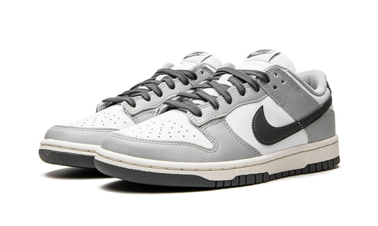 Nike Dunk Low "Light Smoke Grey" (W)