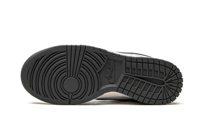 Nike Dunk Low "Light Smoke Grey" (W)