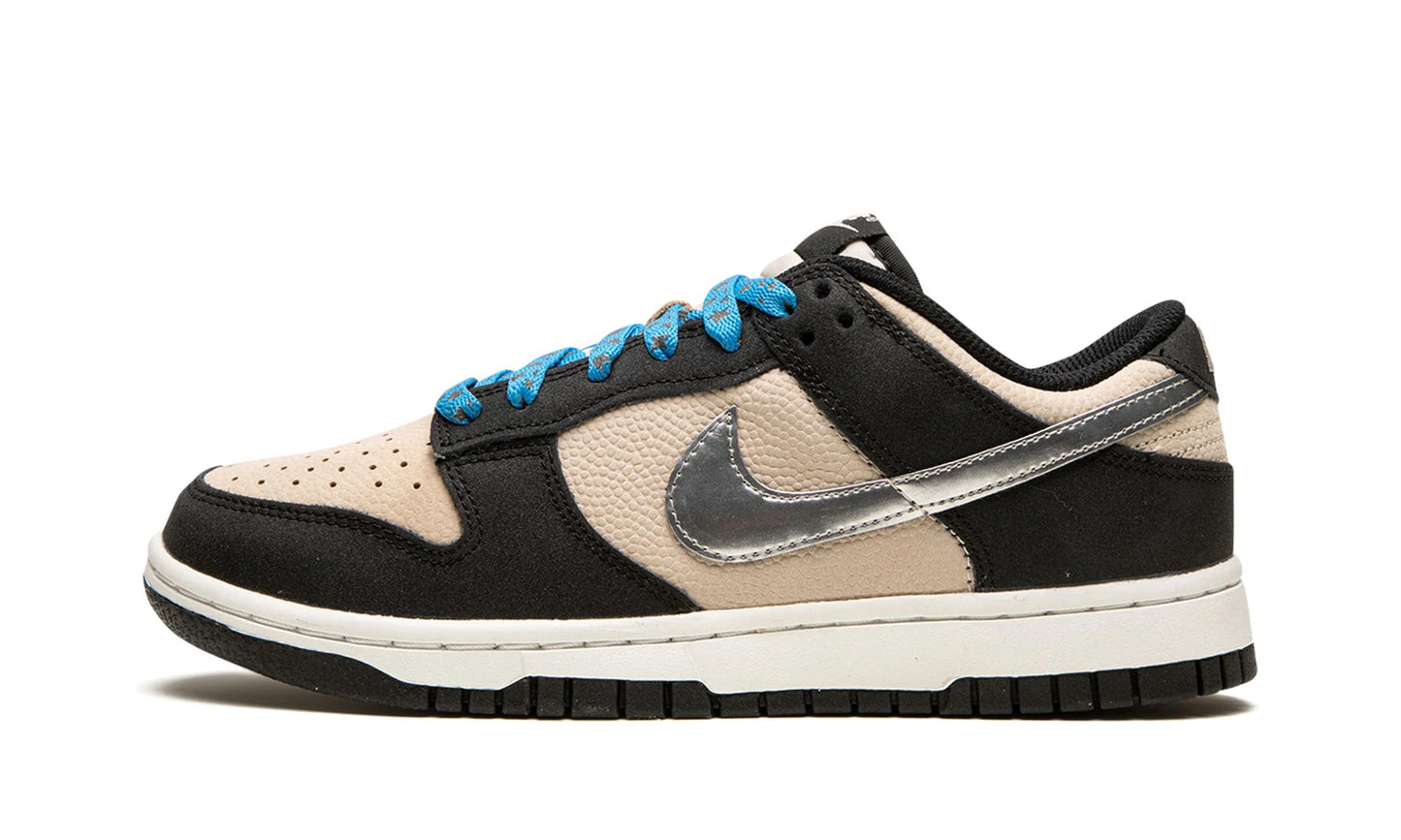 Nike Dunk Low "Starry Laces"