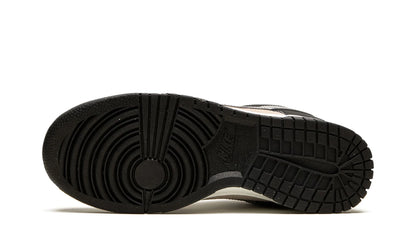 Nike Dunk Low "Starry Laces"