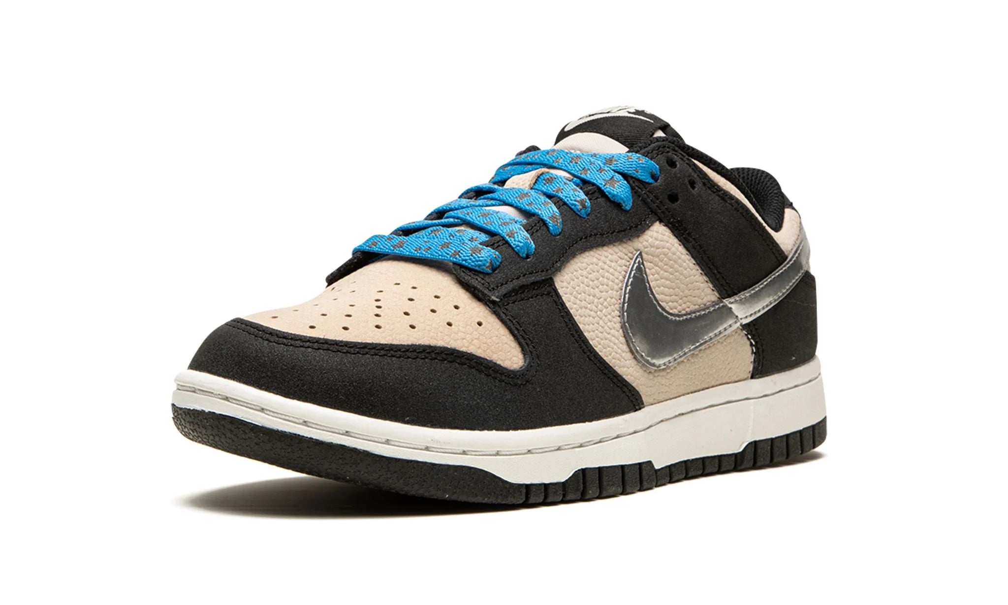 Nike Dunk Low "Starry Laces"